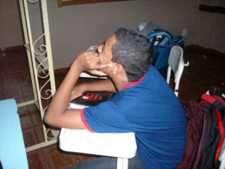 Não tira o olho do jogo em rapaz!